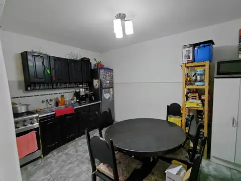 PH 3 ambientes en venta en Lanus con Patio.