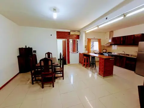 Casa 6 ambientes con 3 baños