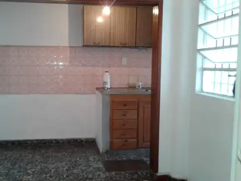 Casa 2 ambientes con 1 baño