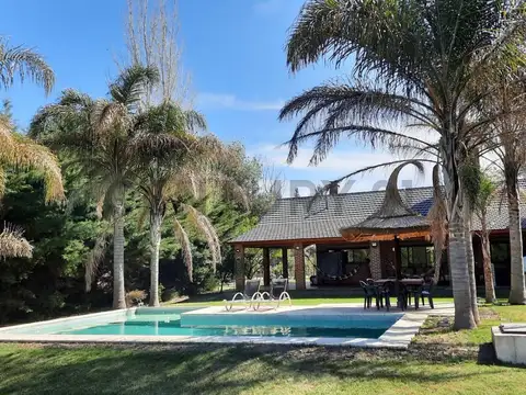 Casa 6 ambientes con 3 baños