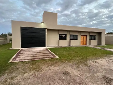 CASA/FINCA "EL CALDEN" SOBRE RUTA 1