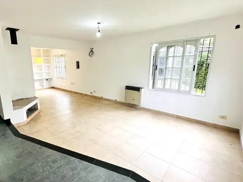 Casa 4 ambientes con 1 baño
