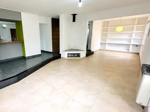 Casa en Venta con 3 cocheras