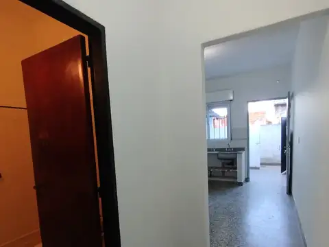 Depto Tipo Casa 2 ambientes con 1 baño