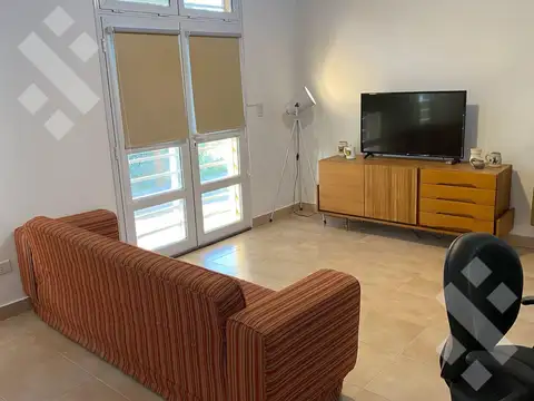 Casa 2 ambientes con 2 baños