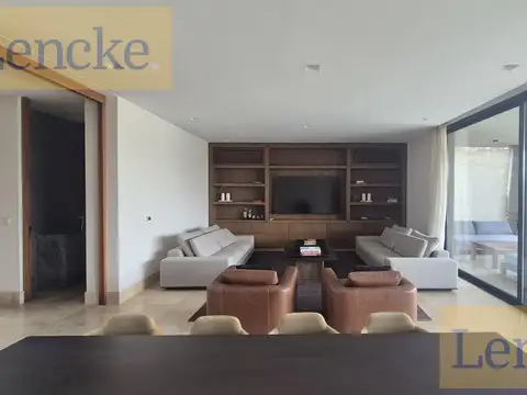 Casa 9 ambientes con 4 baños
