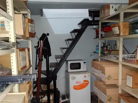 VENTA LOCAL CENTRO IMPECABLE  