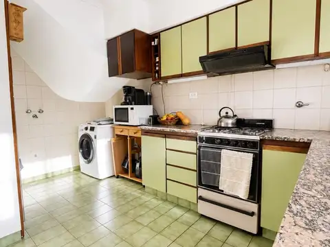 Casa 5 ambientes con 3 baños