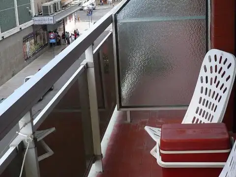 Monoambiente con balcón