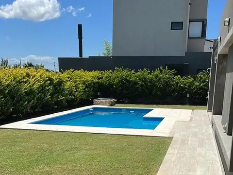 Casa a estrenar excelente calidad construcctiva
