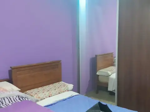 VENTA CASA 4 DORM. B° S.JUAN BAUTISTA C/PILETA V.M