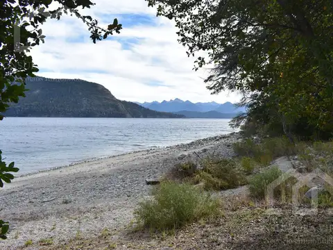 Importante Fracción costa de lago en Villa La Angostura zona Brazo Huemul