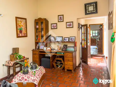 Casa 5 ambientes con 2 baños