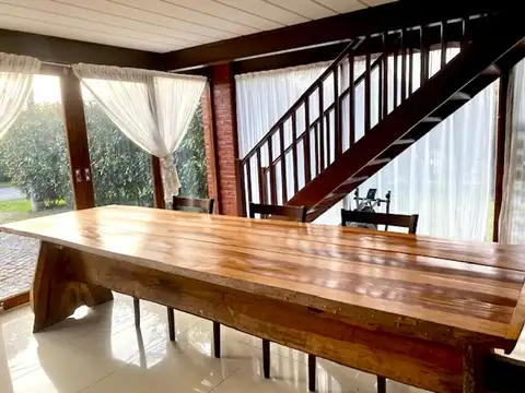 Casa 5 ambientes con 3 baños