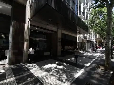 EXCELENTE OFICINA EN UNA PLANTA DE 455 MTS2