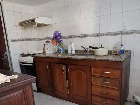 Casa 4 ambientes con 1 baño