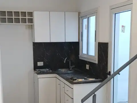 Depto Tipo Casa 2 ambientes con 1 baño