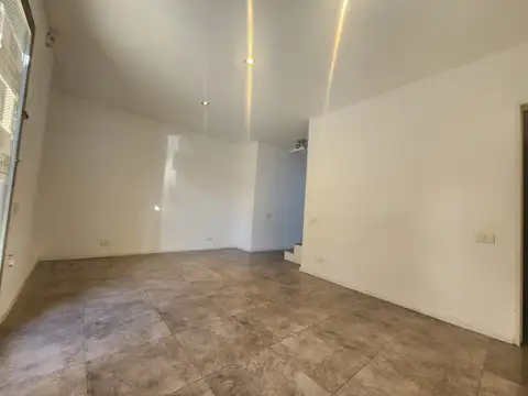 Depto Tipo Casa 2 ambientes con 1 baño
