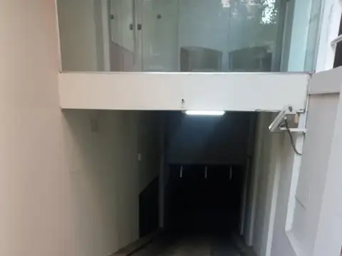 13 N 568 e/ 43 y Plaza Paso Subsuelo 2 Gge N 4 SOLO PARA MOTOS Y AUTOS CHICOS