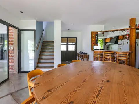 Casa en Venta con 2 cocheras