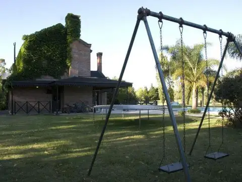 Casa en Venta en Countries y Barrios Cerrados en La Plata, USD 690.000