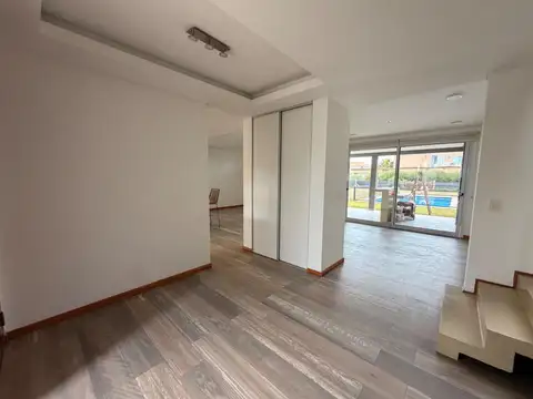 Casa en Alquiler en Terralagos, USD 2.900