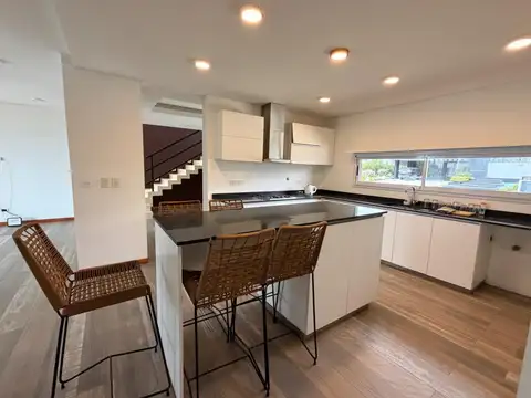 Casa en Alquiler de 3 dormitorios