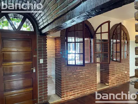 Casa 7 ambientes con 2 baños