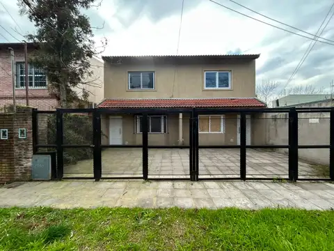 VENTA CASA DUPLEX CON JARDIN LA ALBORADA PILAR