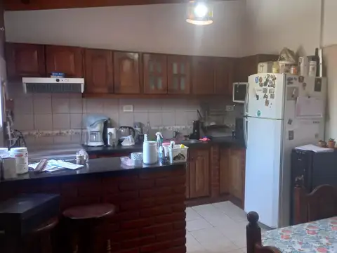 Casa 7 ambientes con 3 baños