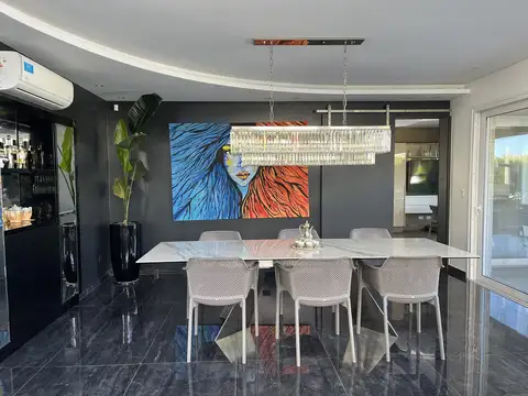 Casa 5 ambientes con 5 baños