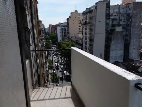 3 amb . al frente, con dependencia balcon corrido, vista panoramica  91 M2 APROX