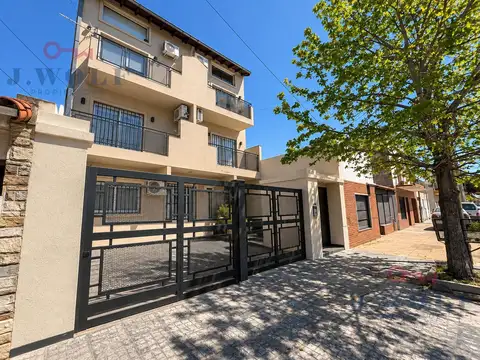 HERMOSO DEPARTAMENTO EN PLANTA BAJA CON PATIO | 52,64 M² TOTALES | APTO CREDITO
