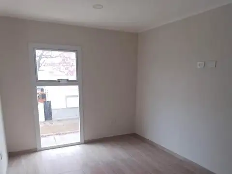 Casa PH en alquiler con todos los servicios!