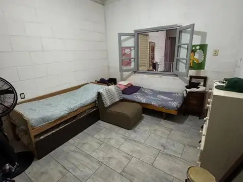 CASA EN CENTRO DE LUJAN A REFACCIONAR
