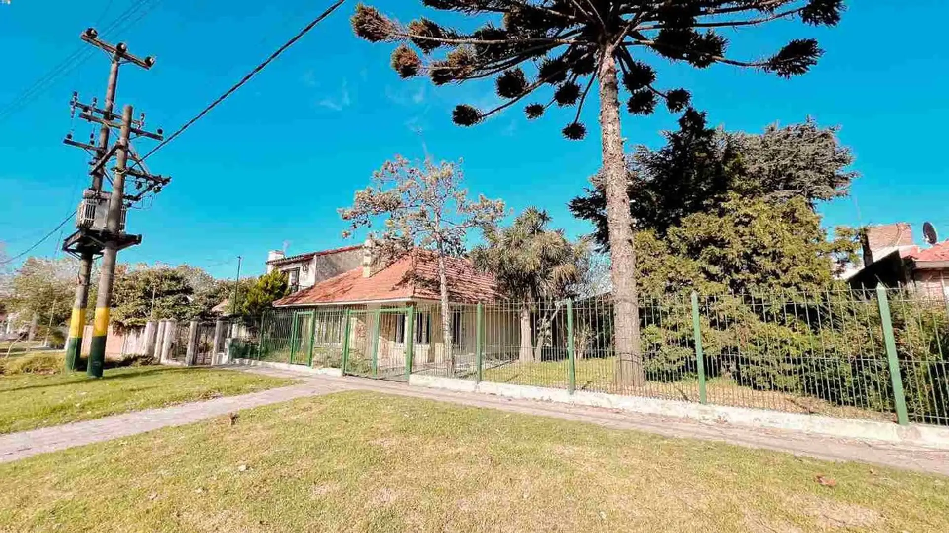 Venta Chalet sobre dos Lotes Excelente Entorno