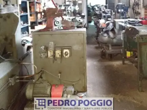 GALPON CON DUPLEX AL FRENTE - GUATEMALA Y MENDOZA