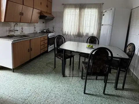 Casa 4 ambientes con 1 baño