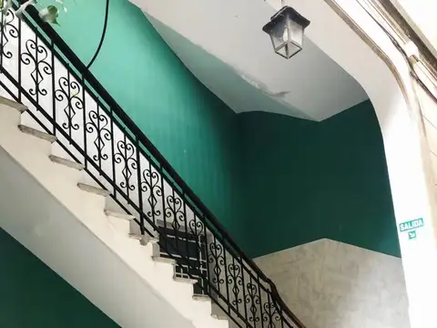 Avenida Belgrano 2000, Piso 2
