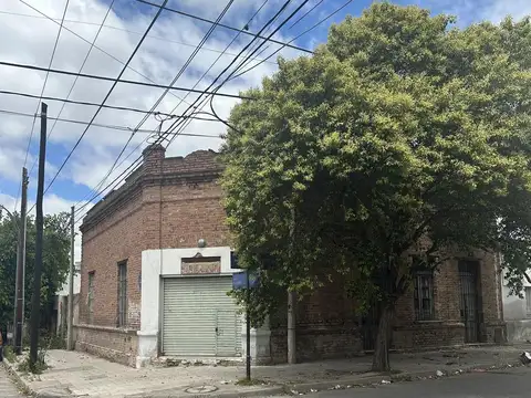 Venta Local en esquina Cochabamba y Garibaldi, Barrio Pueyrredón, Córdoba