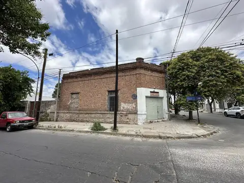 Venta Local en esquina Cochabamba y Garibaldi, Barrio Pueyrredón, Córdoba