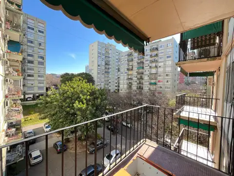 Departamento 2 ambientes con balcon muy luminoso
