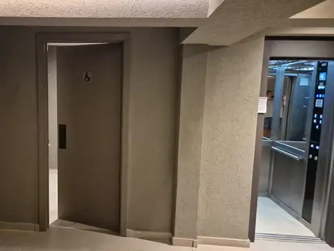 Oficina 2 ambientes con 1 baño