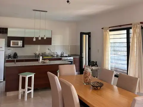 Casa 3 ambientes con 3 baños