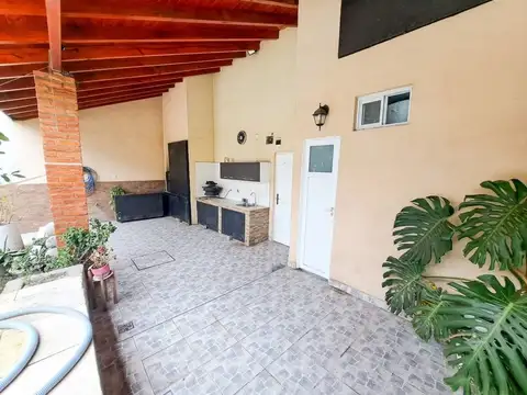 Casa en Venta en Gregorio de Laferrere, USD 430.000