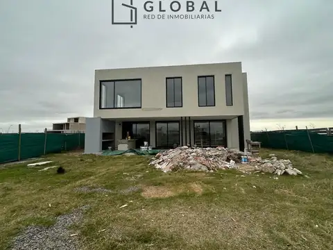 Casa en venta al lago en Amarras, Puerto de Escobar, Cazador