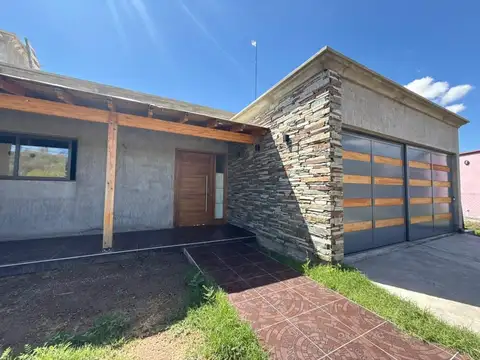 Casa en venta- B° cerrado DE MI TIERRA- Guaymallen