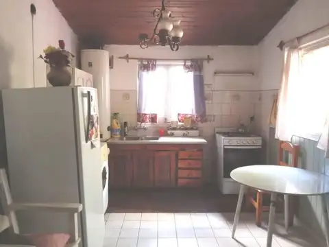 Casa 4 ambientes con 1 baño