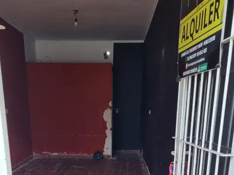 Local en Alquiler en Parque San Martín, $ 380.000