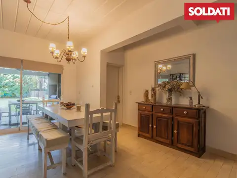 Casa 5 ambientes con 2 baños